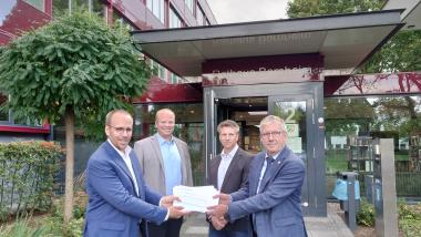 v.l.n.r. Jörn Freynick (FDP), Christian Koch (FDP), Matthias Kabon (FDP), Christoph Becker (Bürgermeister Stadt Bornheim).